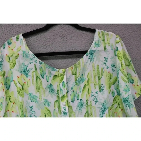 Torrid Silky Short Sleeve Blouse-Size 3X-Cactus-Back Buttons-Chiffon - Picture 8 of 9